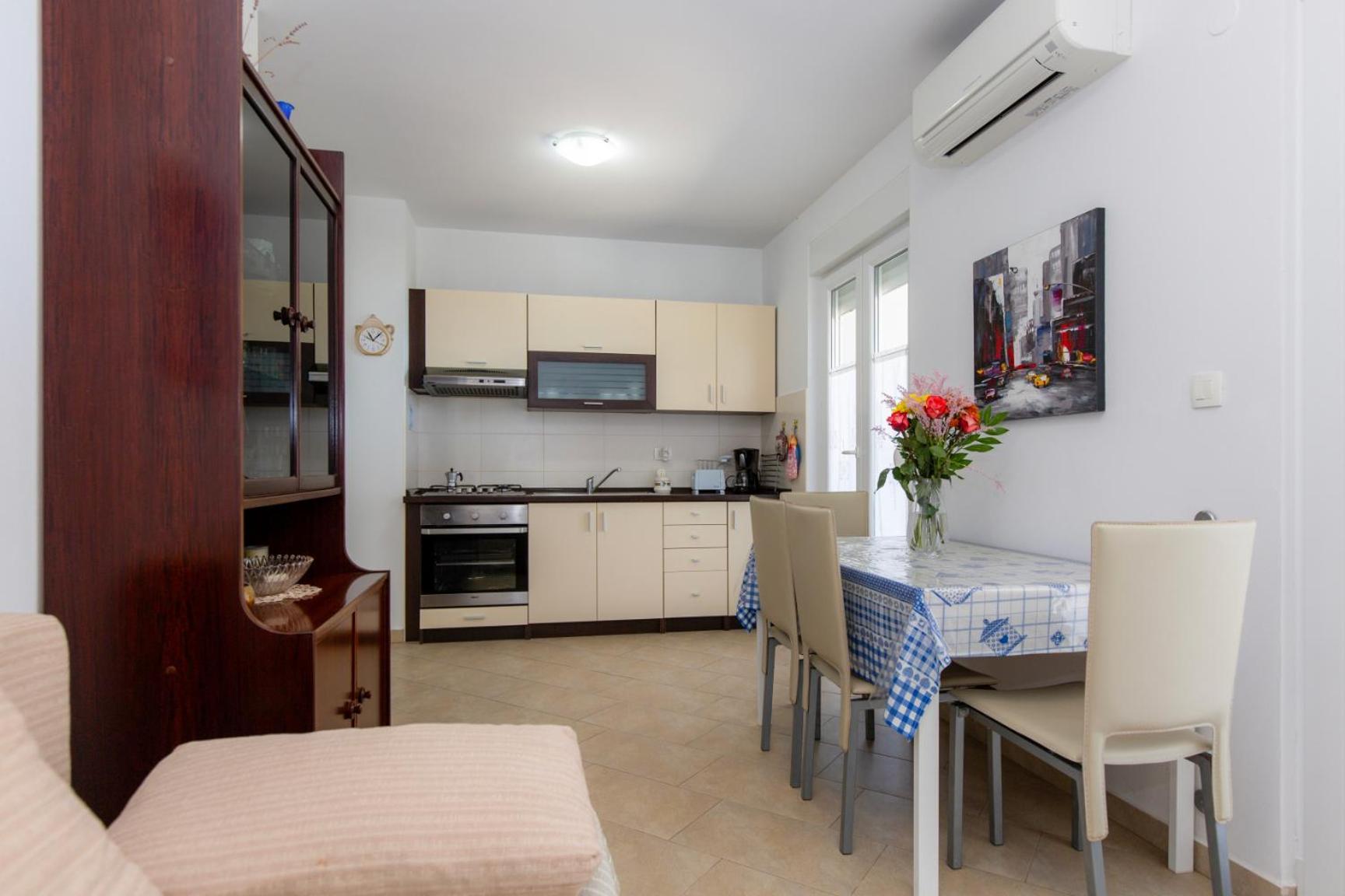 Riva Mare Apartment Sveta Marina